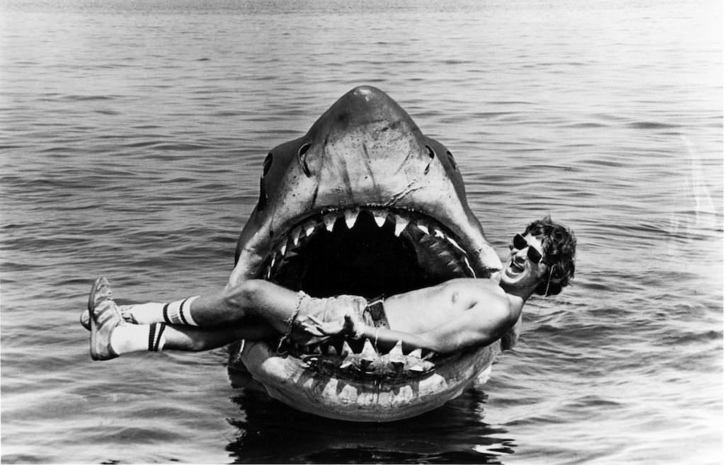 jaws-bluray-dvd-2074_BW_00012A_rgb.jpg