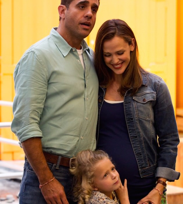 (l to r) Bobby Cannavale stars as “Tom Donnelly”, Giselle Eisenberg stars as “Hope Donnelly” and Jennifer Garner stars as “Samantha Leigh Donnelly”