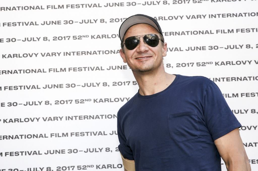 39bf-jeremy-renner.jpg