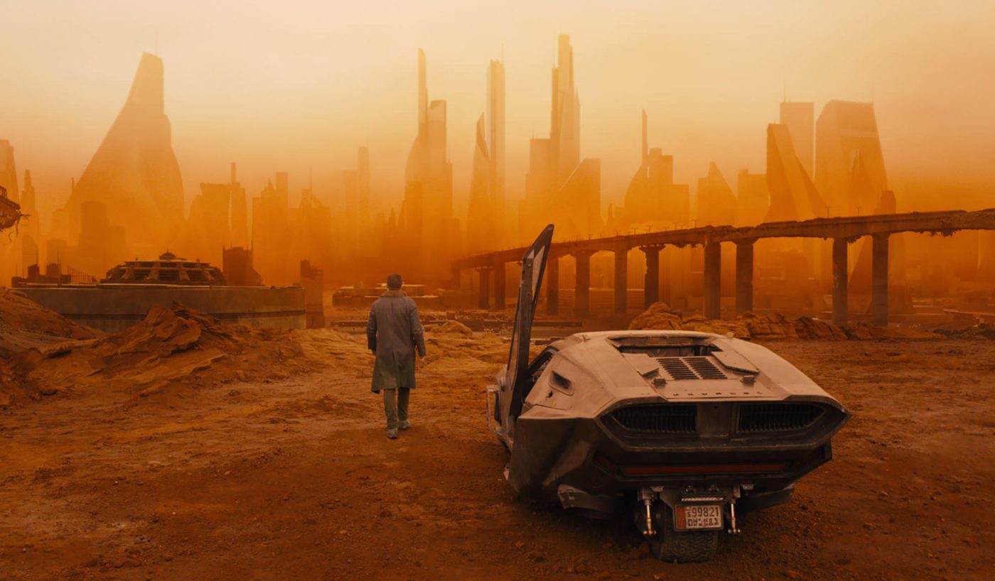 Beyond the Neon and Holograms, new Blade Runner 2049 Clip Gets Dirty ...
