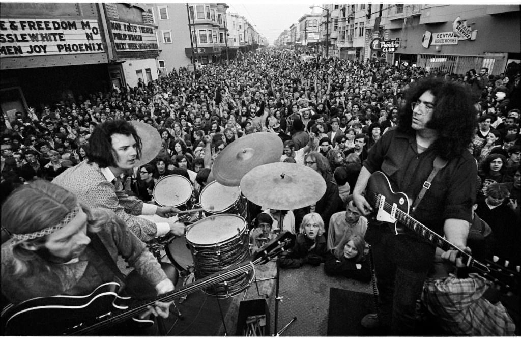 The Grateful Dead on Haight St 1968