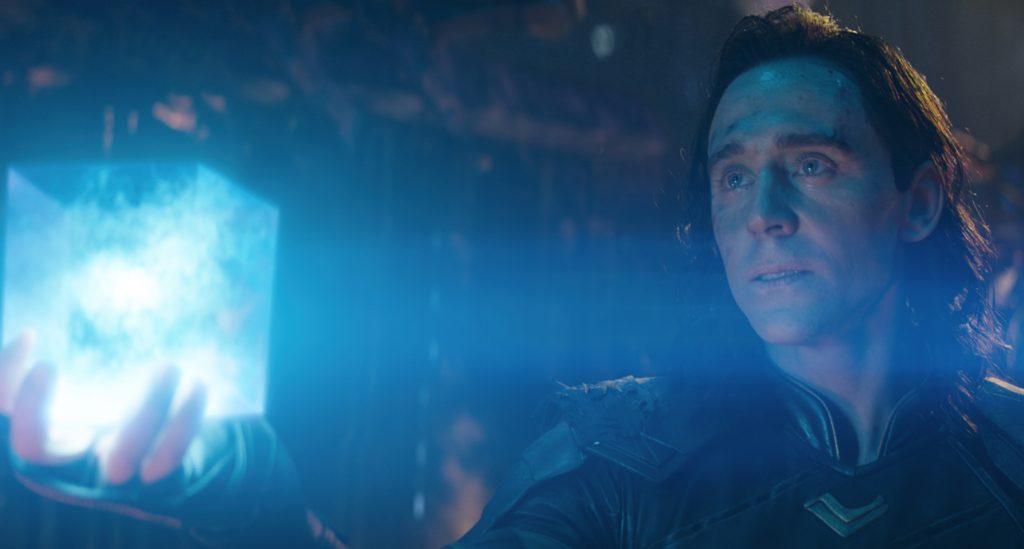 Loki (Tom Hiddleston) offers Thanos (Josh Brolin) the Tesseract to save his brother Thor (Chris Hemsworth)'s life. ©Marvel Studios 2018