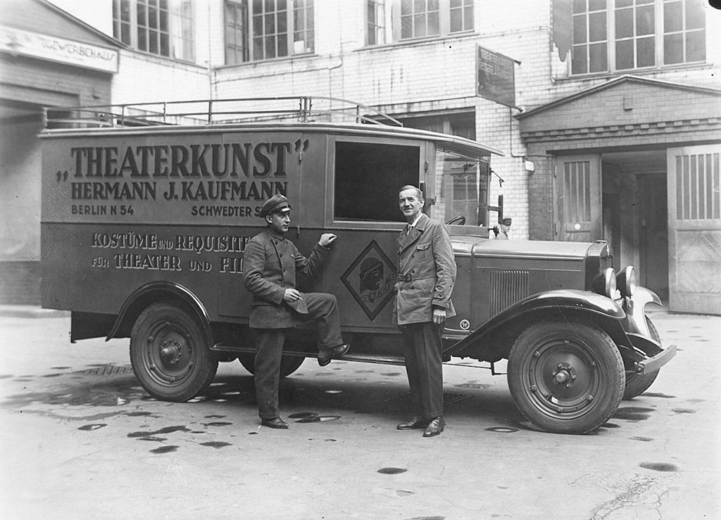 Theaterkunst deliver men.