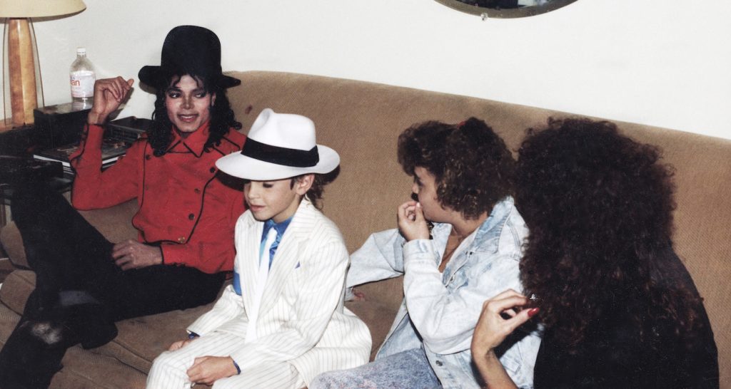 Michael Jackson, Wade Robson, Chantal Robson, Joy Robson (1990). photo: Dan Reed/HBO