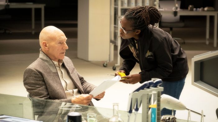 Patrick Stewart and Hanelle Culpepper. Photo Cr: Justin LubinCBS ©2018 CBS Interactive, Inc. All Rights Reserved. 