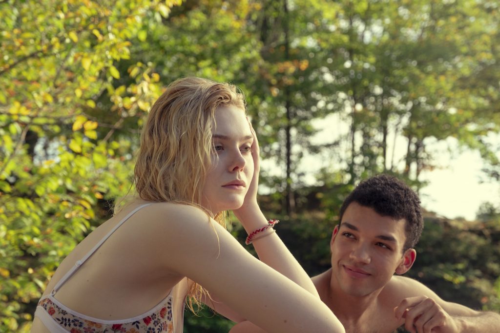 Elle Fanning ("Violet"), Justice Smith ("Theodore Finch"). ALL THE BRIGHT PLACES. Photo by Walter Thomson. Courtesy Netflix.