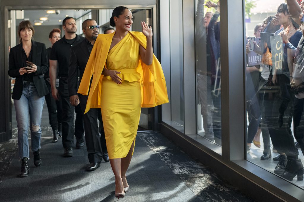 (l to r) Dakota Johnson stars as Maggie Sherwoode, Ice Cube as Jack Robertson and Tracee Ellis Ross as Grace Davis in THE HIGH NOTE, a Focus Features release. Credit: Glen Wilson / Focus Features