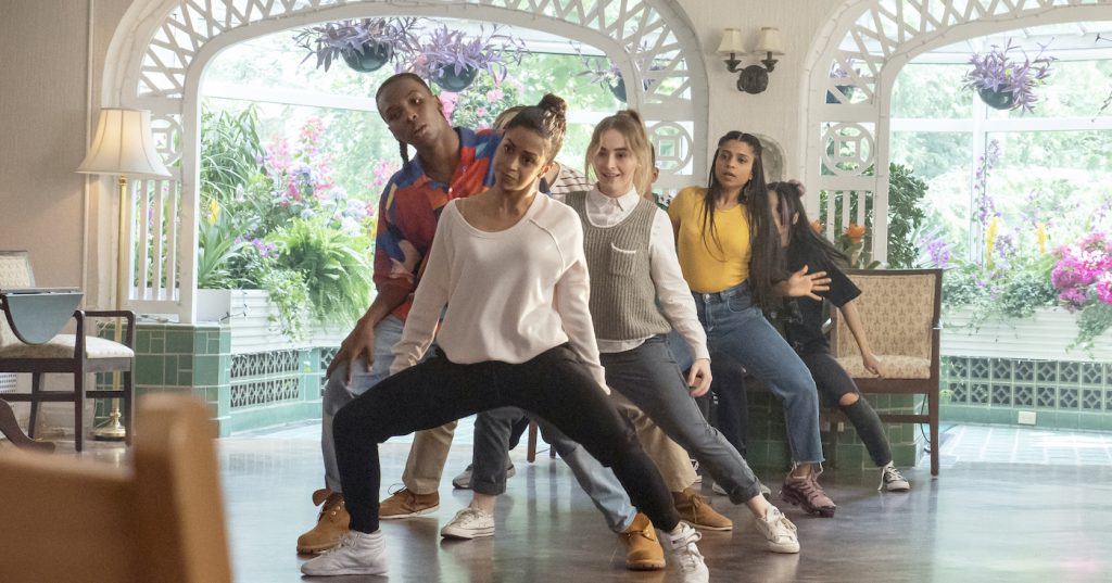 Work It: Nathaniel Scarlette as DJ Tapes, Liza Koshy as Jasmine Hale, Sabrina Carpenter as Quinn Ackerman, Tyler Hutchings as Robby G., Indiana Mehta as Priya, Neil Robles as Chris Royo, Bianca Asilo as Raven of Work It. Cr. Brendan Adam-Zwelling/Netflix © 2020