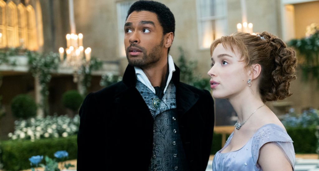 BRIDGERTON (L to R) REGÉ-JEAN PAGE as SIMON BASSET and PHOEBE DYNEVOR as DAPHNE BRIDGERTON in episode 108 of BRIDGERTON Cr. LIAM DANIEL/NETFLIX © 2020