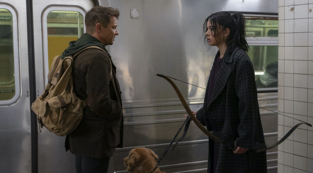 (L-R): Hawkeye/Clint Barton (Jeremy Renner) and Kate Bishop (Hailee Steinfeld) in Marvel Studios' LOKI, exclusively on Disney+. Photo by Mary Cybulski. ©Marvel Studios 2021. All Rights Reserved.