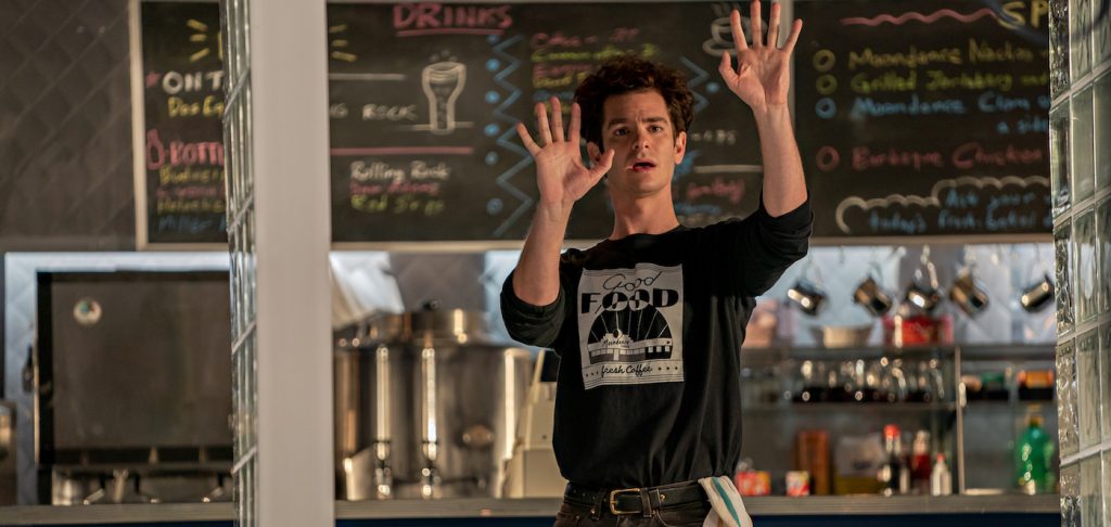 tick, tick...BOOM! (L-R) ANDREW GARFIELD as JONATHAN LARSON in tick, tick...BOOM!. Cr. MACALL POLAY/NETFLIX © 2021