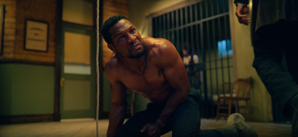 THE HARDER THEY FALL. (L to R) JONATHAN MAJORS as NAT LOVE and ZAZIE BEETZ as STAGECOACH MARY (MARY FIELDS) in THE HARDER THEY FALL Cr. COURTESY OF NETFLIX © 2021