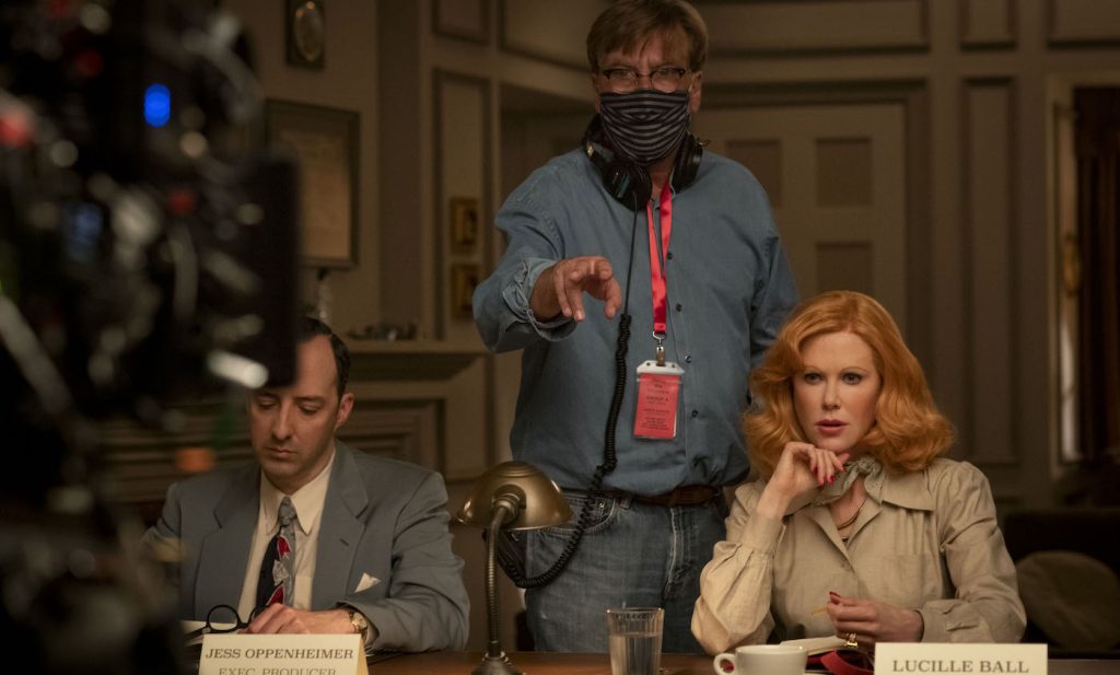 TONY HALE, Director AARON SORKIN and NICOLE KIDMAN on the set of BEING THE RICARDOS Photo: GLEN WILSON © AMAZON CONTENT SERVICES LLC