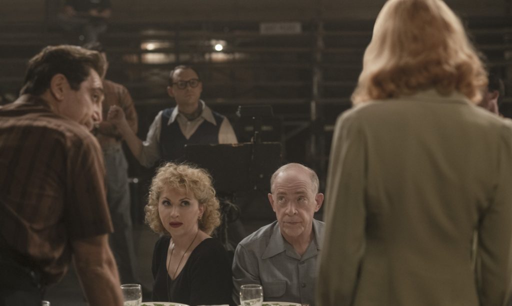 JAVIER BARDEM, CHRISTOPHER DENHAM, NINA ARIANDA, J.K. SIMMONS, and NICOLE KIDMAN star in BEING THE RICARDOS Photo: GLEN WILSON © AMAZON CONTENT SERVICES LLC