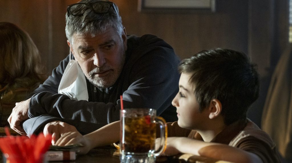 GEORGE CLOONEY directs DANIEL RANIERI in TENDER BAR Photo: CLAIRE FOLGER © AMAZON CONTENT SERVICES LLC