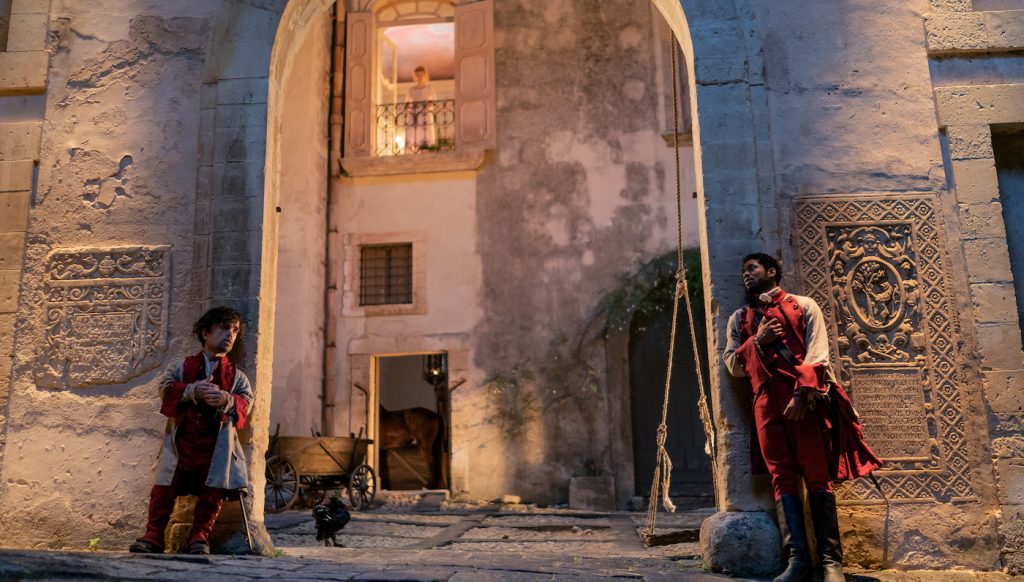 Peter Dinklage stars as Cyrano, Haley Bennett as Roxanne and  Kelvin Harrison Jr. as Christian in Joe Wright’s CYRANO A Metro Goldwyn Mayer Pictures film Photo credit: Peter Mountain © 2021 Metro-Goldwyn-Mayer Pictures Inc. All Rights Reserved.