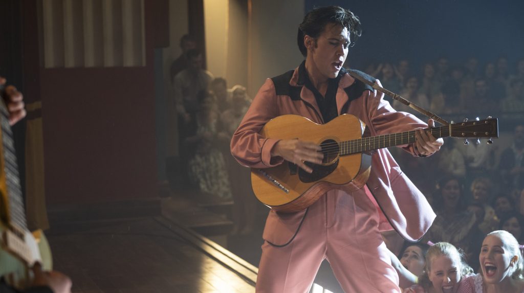 Caption: AUSTIN BUTLER as Elvis in Warner Bros. Pictures’ drama “ELVIS,” a Warner Bros. Pictures release. Photo Credit: Hugh Stewart