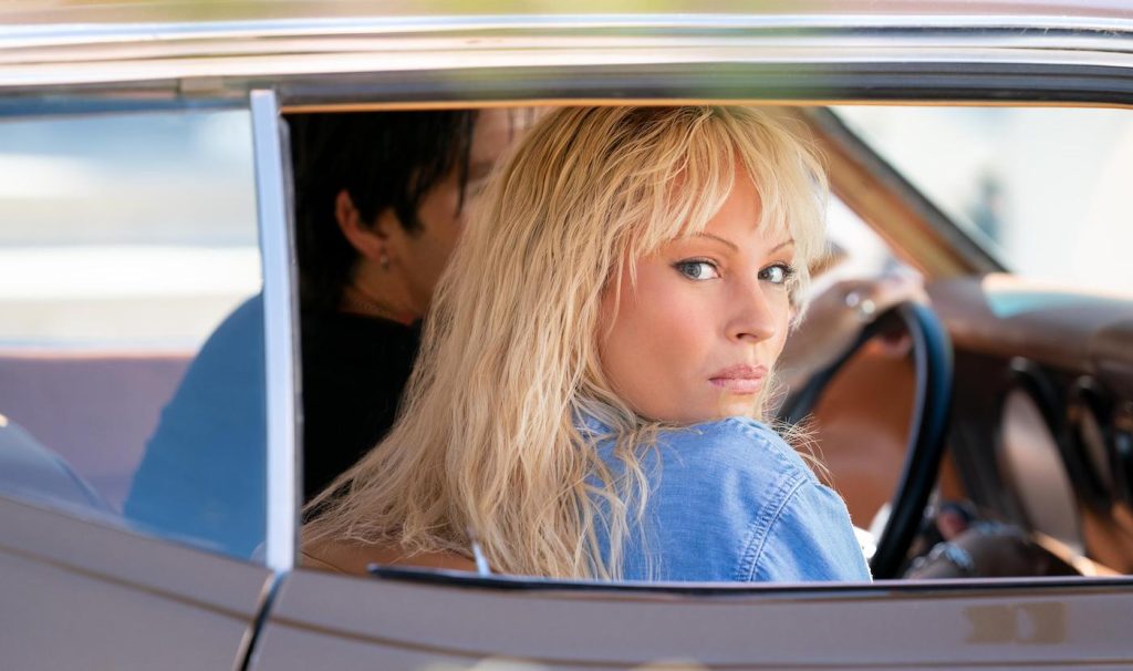 Tommy (Sebastian Stan) and Pam (Lily James), shown. (Photo by: Erin Simkin/Hulu)