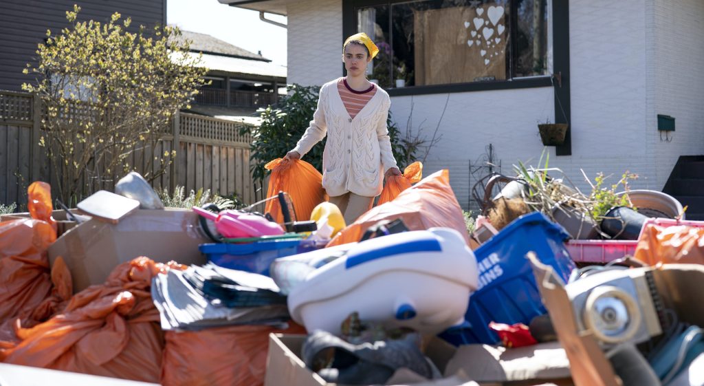 MAID (L to R) MARGARET QUALLEY as ALEX in episode 109 of MAID Cr. RICARDO HUBBS/NETFLIX © 2021